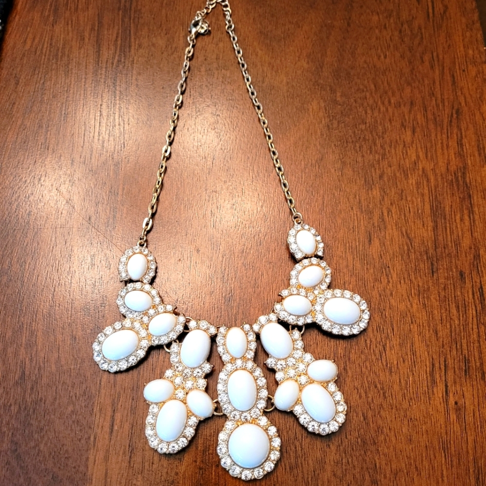 Gorgeous necklace perfect for summer.